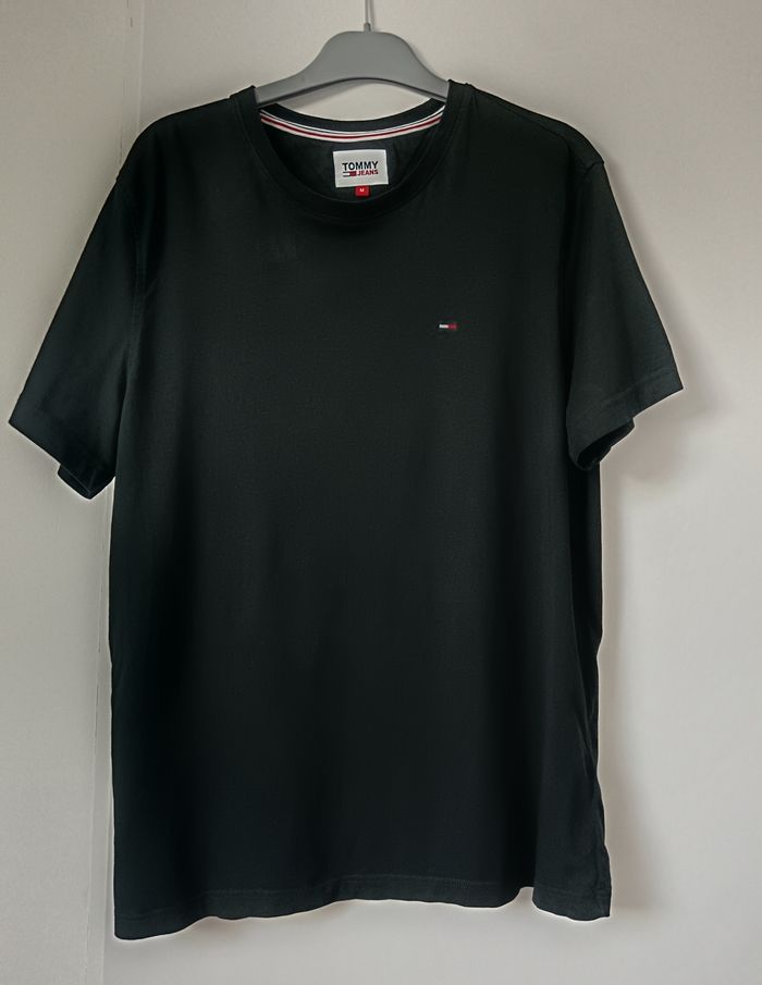 Tee-shirt homme taille M marque Tommy Jeans en excellent état - photo numéro 2