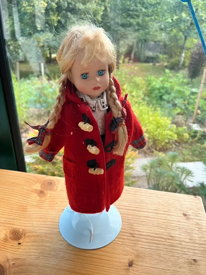poupée de porcelaine 35 cm - photo numéro 4