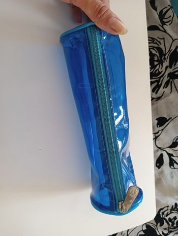 Trousse bleu transparente