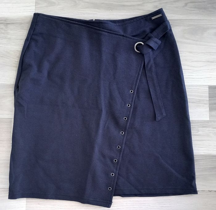 Jupe courte bleu marine Terre des marins taille 38 - photo numéro 1
