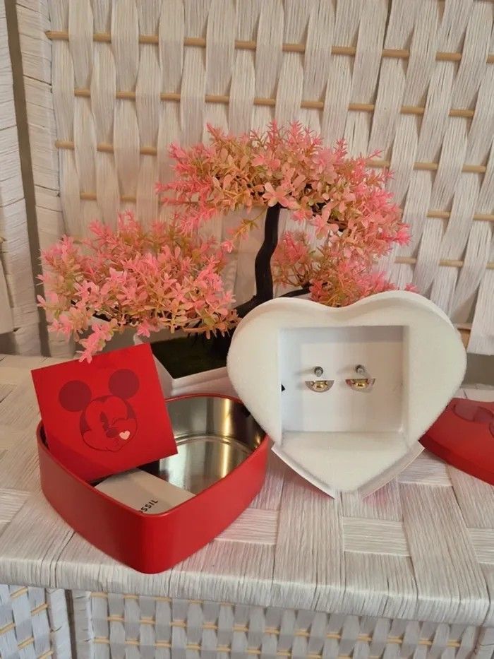 💕jolie boucles d'oreilles minnie Disney édition spéciale fossil💕 - photo numéro 2