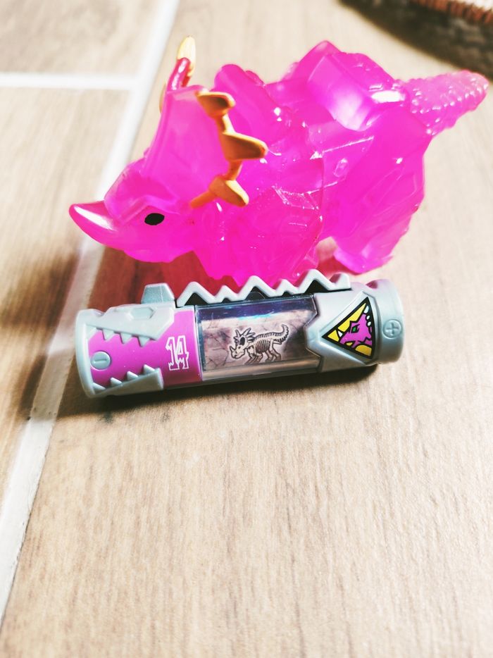 🦖 Power rangers dino charge mini zord et Energem/dino chargeur n* 14 Styracosaure Bandai - photo numéro 2