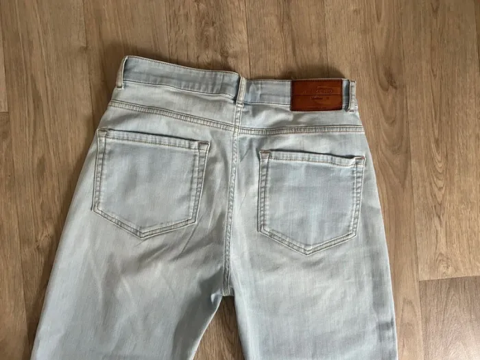 Week-end MaxMara, jean bleu clair boyfriend taille US 29/FR. 40. - photo numéro 7