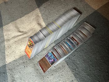 Lot de 1000 cartes Pokémon FR  authentiques avec 100 cartes brillantes minimum