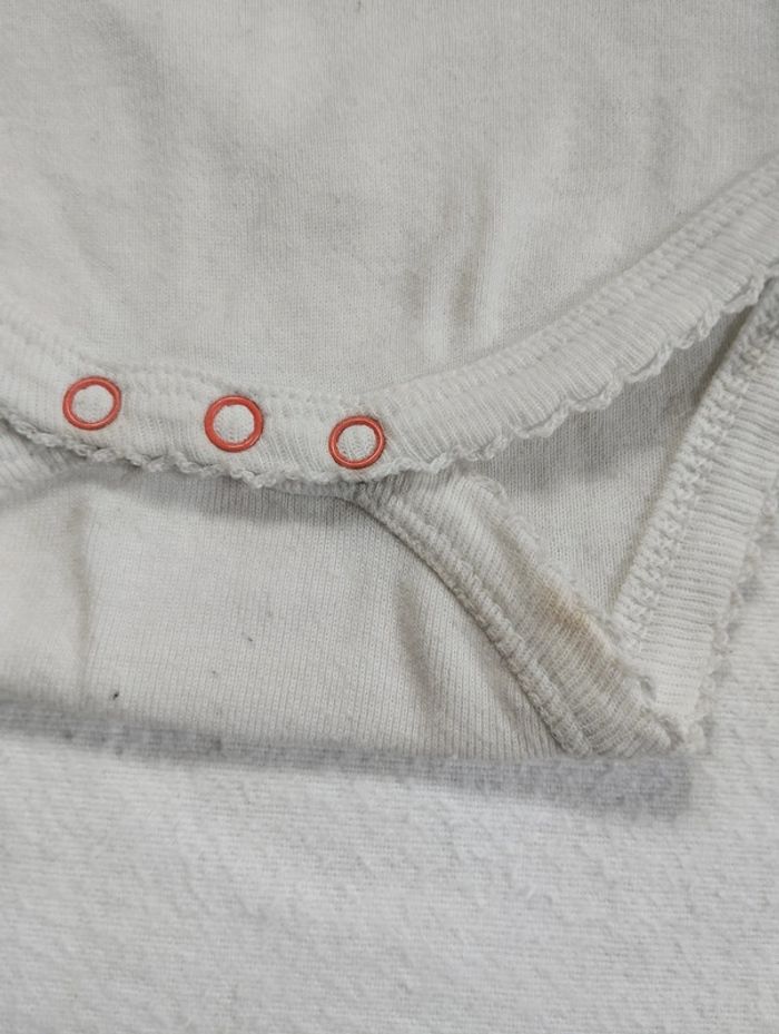 Lot bodies sans manches fille 18 mois - photo numéro 14