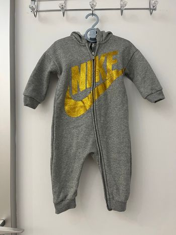 Combinaison Nike bébé Taille 12 mois 