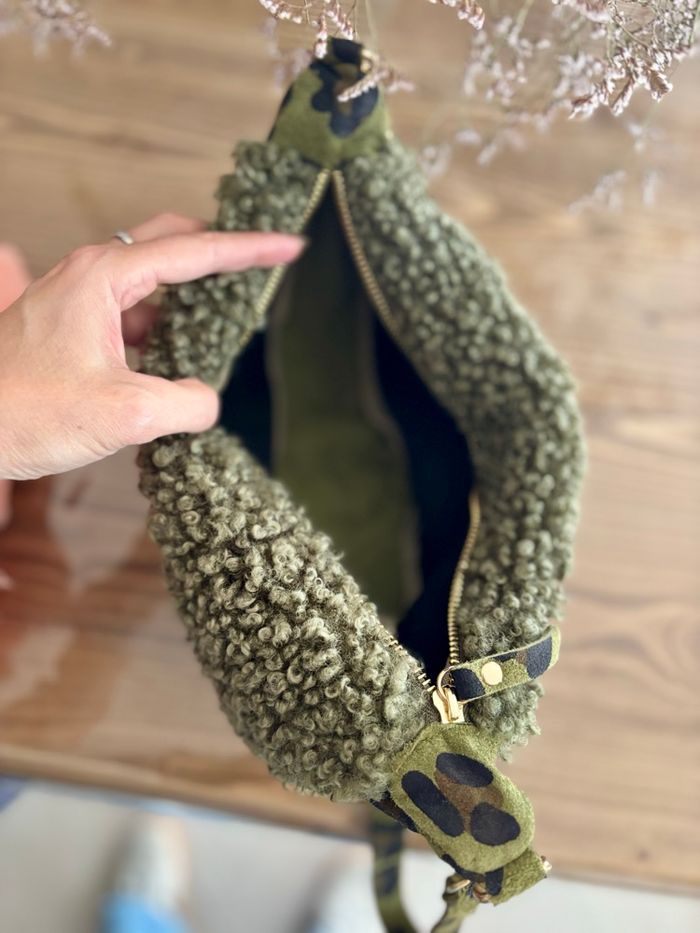 Sac demie-lune moumoute vert kaki et léopard - photo numéro 8