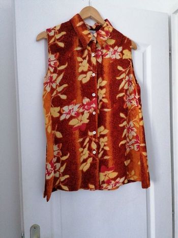 Jolie chemise fleurie.