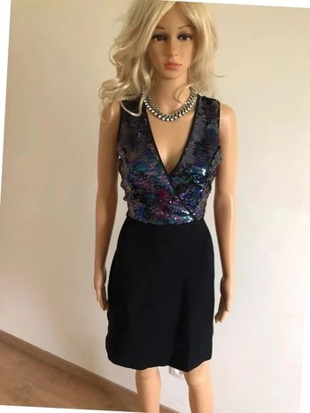 Robe noire neuve avec sequins multicolores Morgan taille M (valeur 85€)