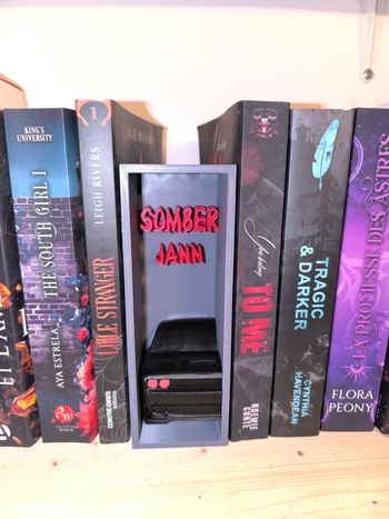 niche somber jann