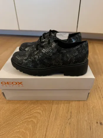 Chaussures enfants Geox J. Casey noir neuve taille 31
