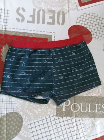 Maillot de bain taille 6/7ans