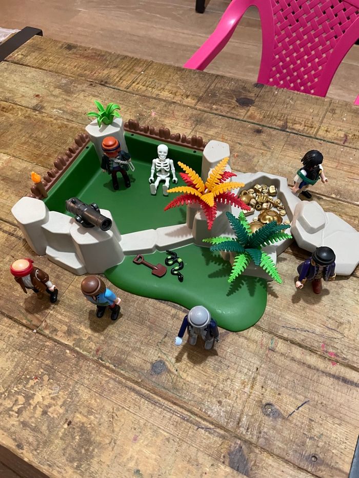 Lots playmobils pirate avec île et accessoires - photo numéro 2