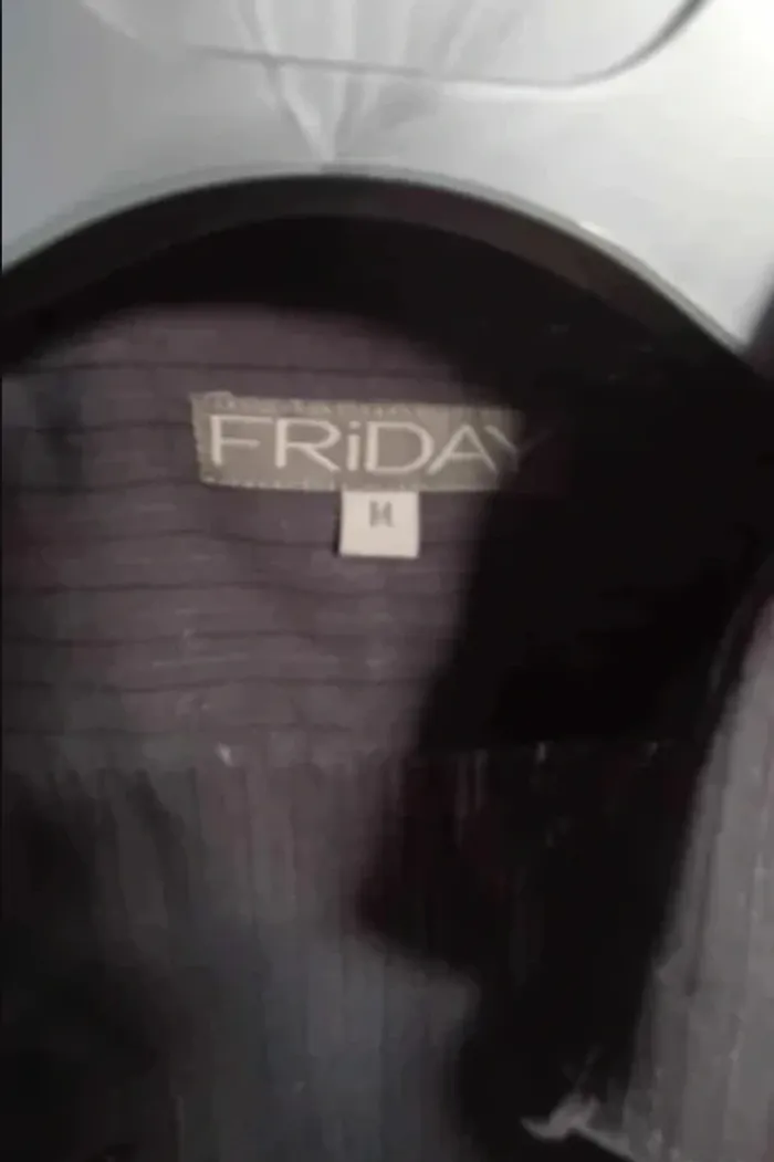 chemise manches longues noire à rayures noire friday taille M - photo numéro 2