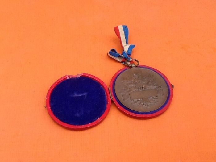 Médaille XIXème en cuivre dans son écrin Certificat d' Etudes - photo numéro 7