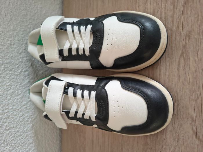 Baskets à scratch et élastique kiabi taille 35 Vert blanc noir - photo numéro 4