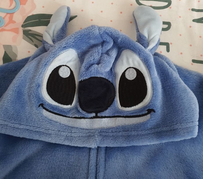 Combi pyjama Stitch 4 ans - photo numéro 3
