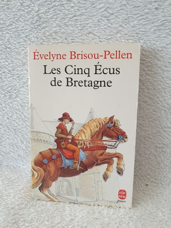 Livre Les Cinq Ecus de Bretagne