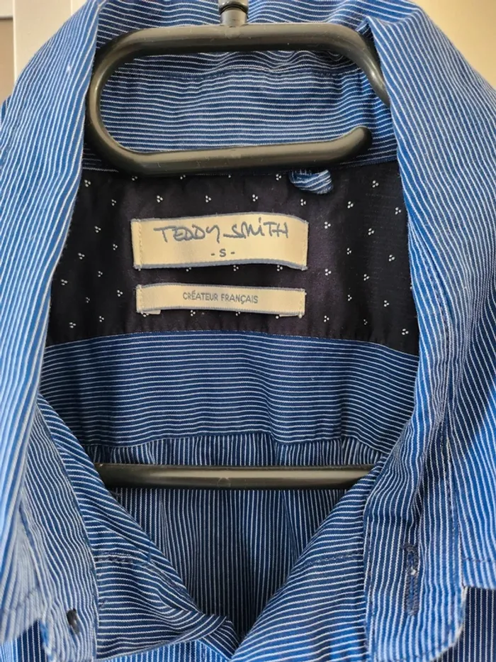 chemises manches longues Teddy Smith taille S en excellent état bleue et blanche rayures - photo numéro 3