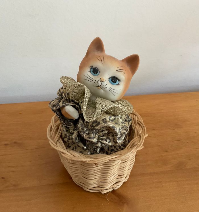 Chaton en porcelaine (musicale) - photo numéro 2