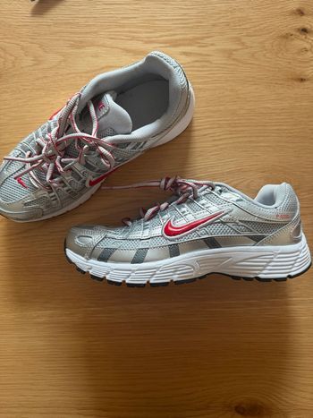 Nike P-6000 taille 35 neuve 