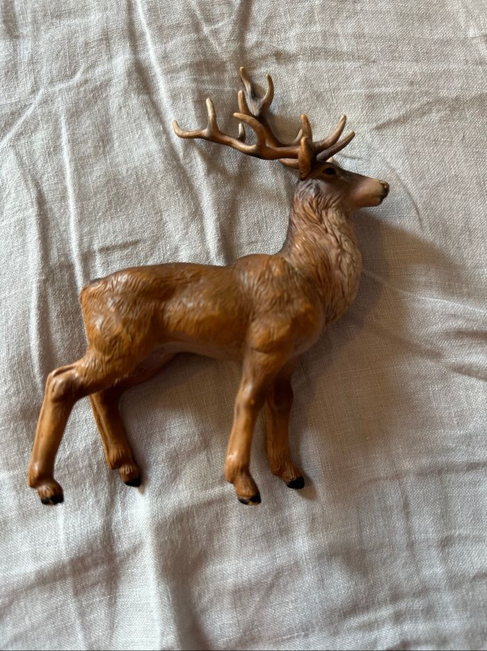 Figurine animal cerf