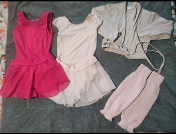 Lots vêtements de danse taille 6 ans
