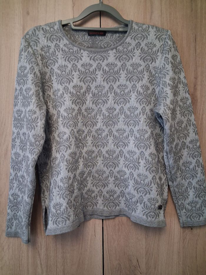 Pull jacquard gris