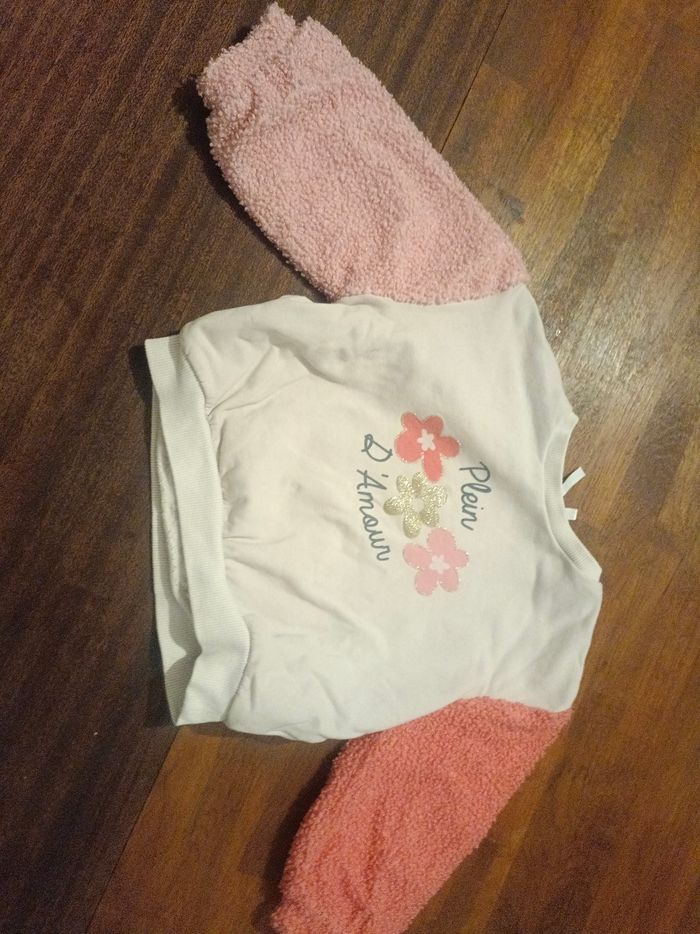 Joli pull 23 mois fille "plein d'amour"