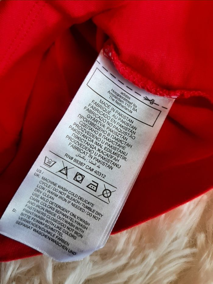 Tee-shirt rouge - photo numéro 5