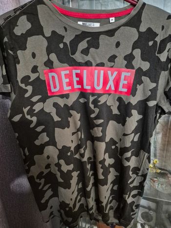 Tee-shirt deeluxe