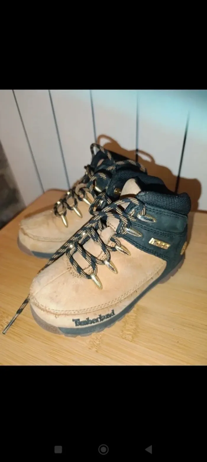 Sublimes bottines Timberland taille 27 - photo numéro 2