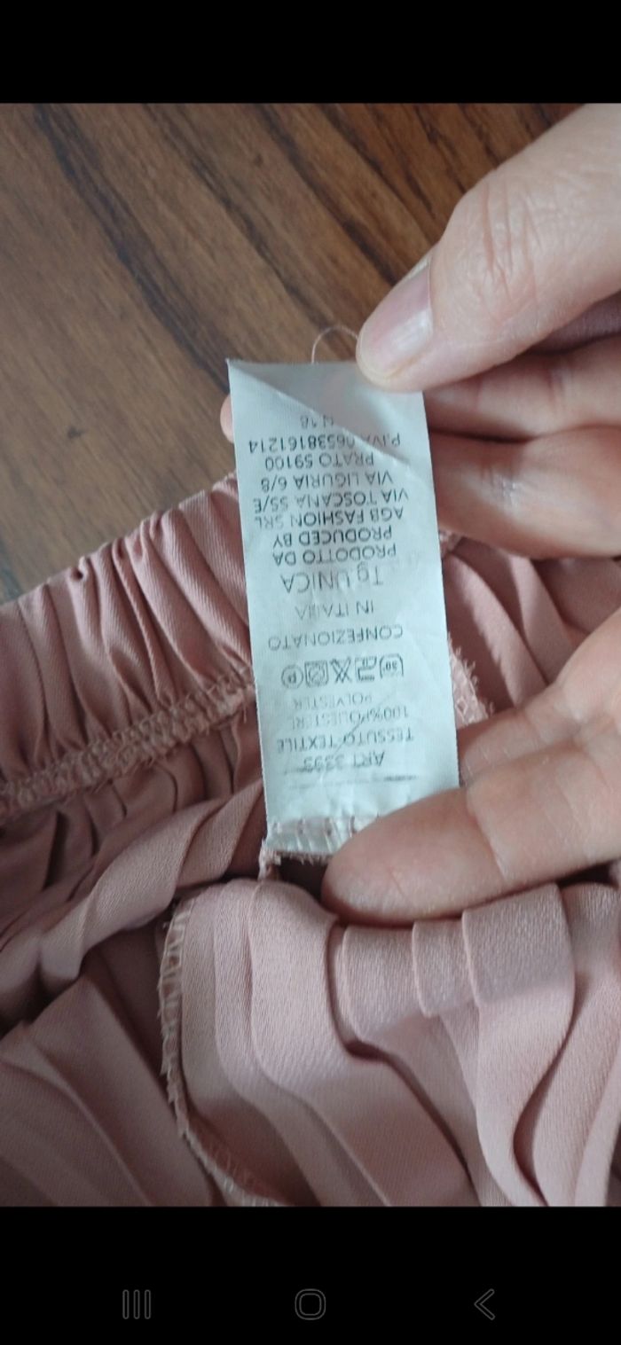 Pantalon plissé neuf encore etiqueté - photo numéro 2