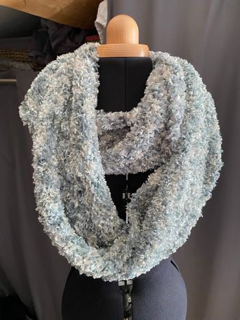 Écharpe boule faite main