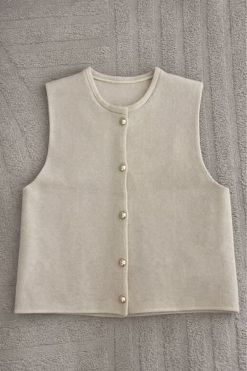 Gilet sans manches beige écru à boutons dorés – Maille douce