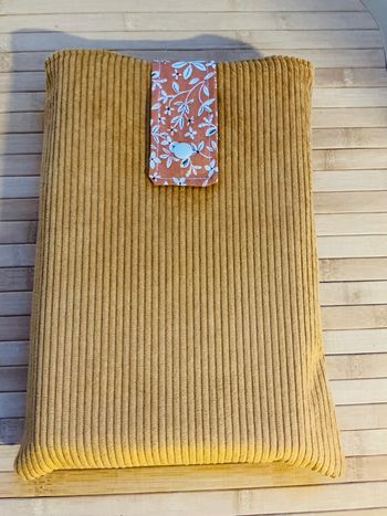 Pochette pour livre broché 28X21 moutarde