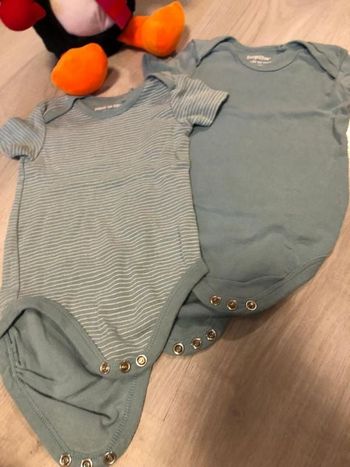 Lot de Body taille 6/12 M