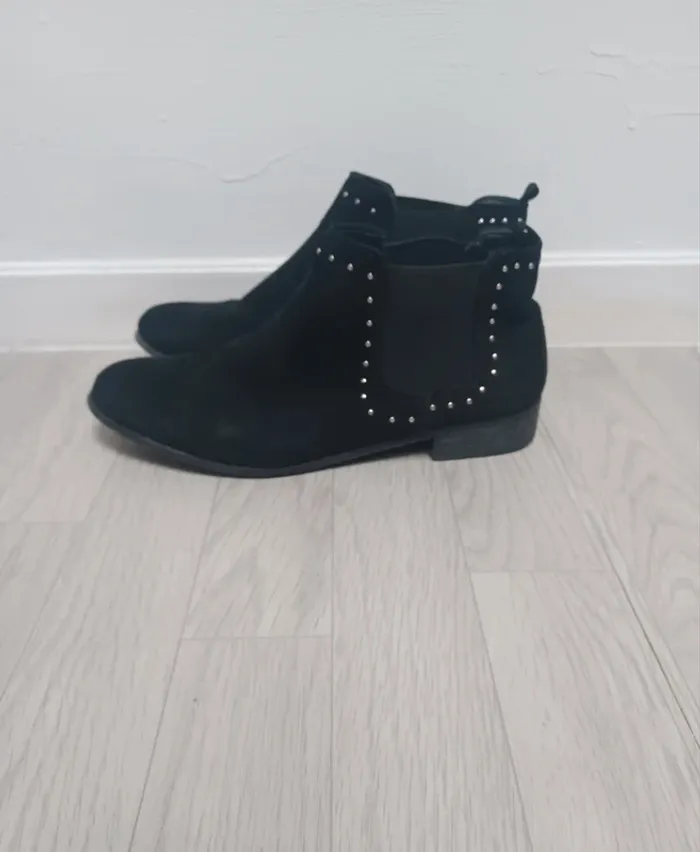 Bottine noire cloutée femme en velour - photo numéro 4