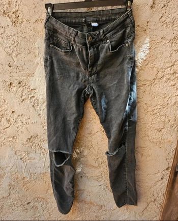 Jean skinny noir troué