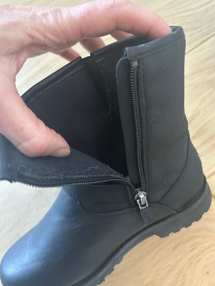 Boots UGG chaude et wateristant taille 30 neuve - photo numéro 3