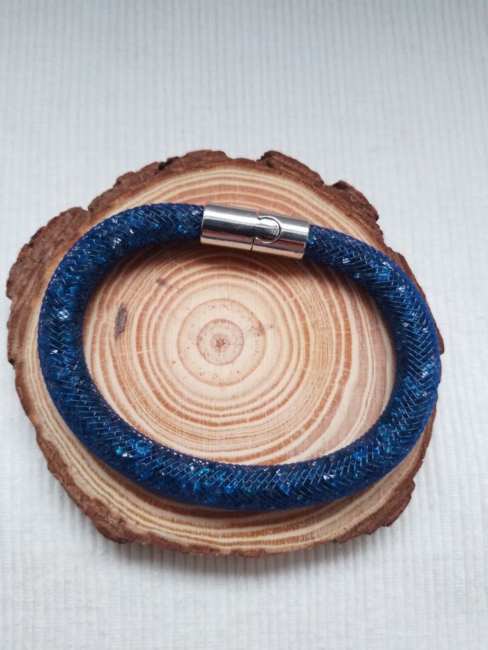 Bracelet bleu brillant - photo numéro 1