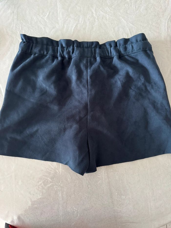 Short bleu - photo numéro 3