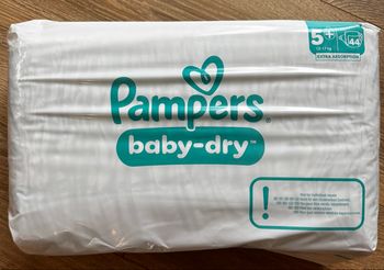 44 Couches Pampers 5+ 