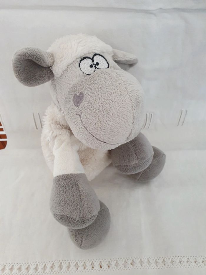 Peluche mouton