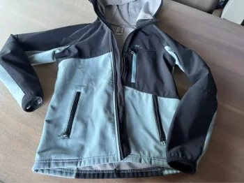 Coupe vent Quechua 8/9 ans