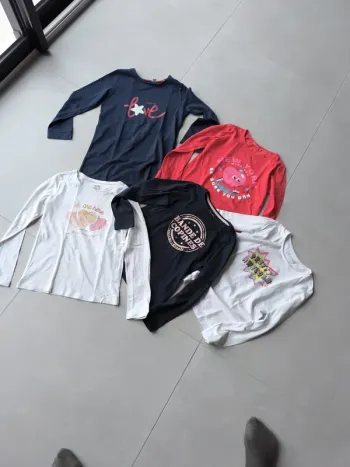 Lot t-shirt manches longues 8 ans