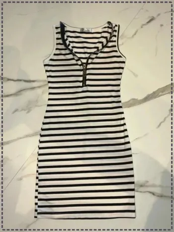 Robe rayée noir et blanc – Taille S – Sans marque