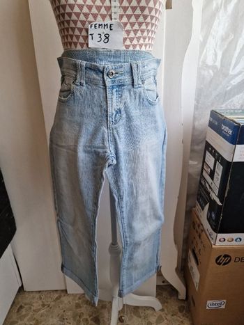 Jeans, délavé, avec motif , en très très bon état, longueur 80cm, en coton &elasthanne