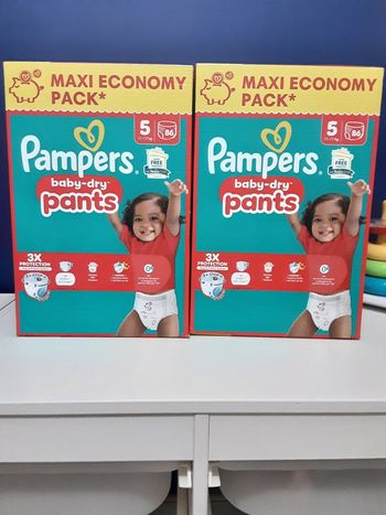 2 cartons de pampers Pants T 5 (11-17 kg) 