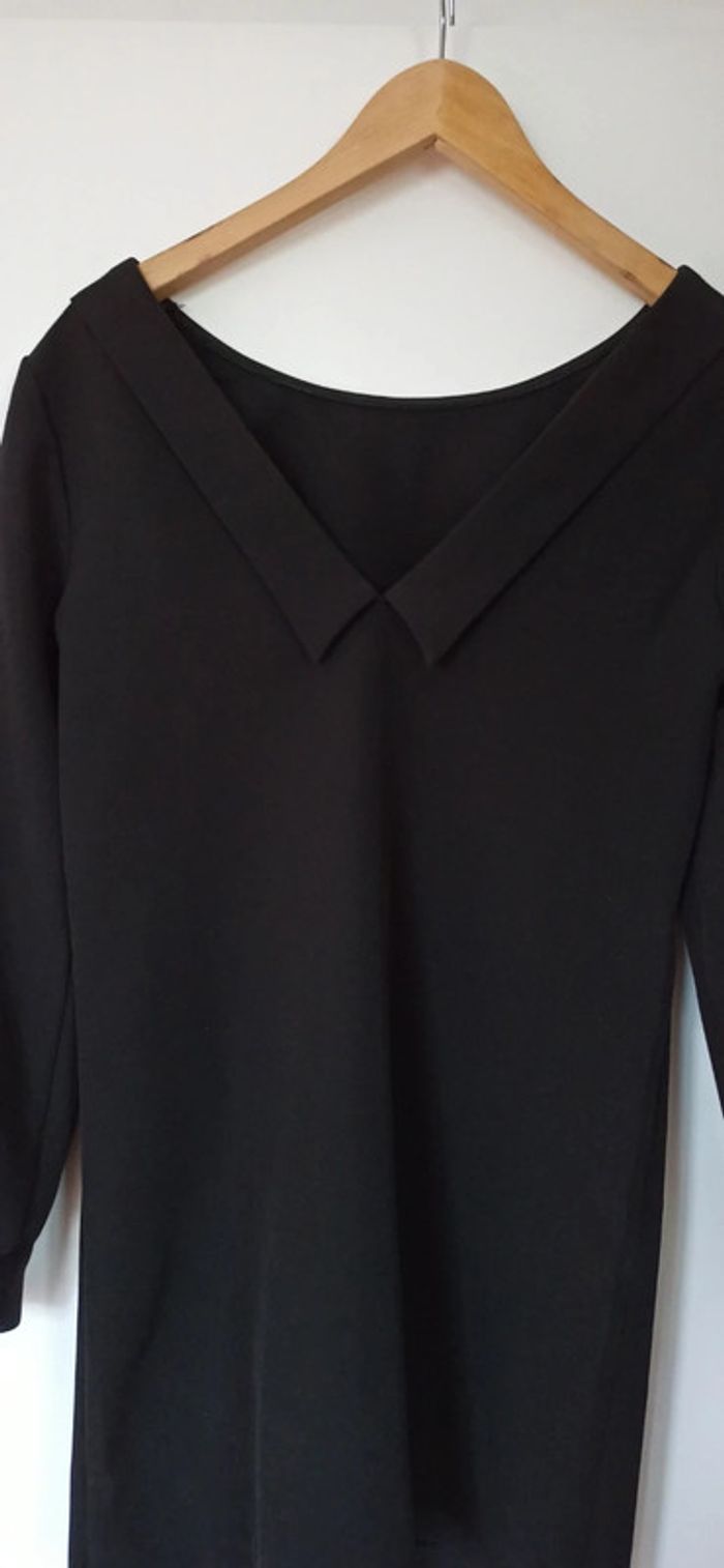 Robe courte dos décolleté - photo numéro 2